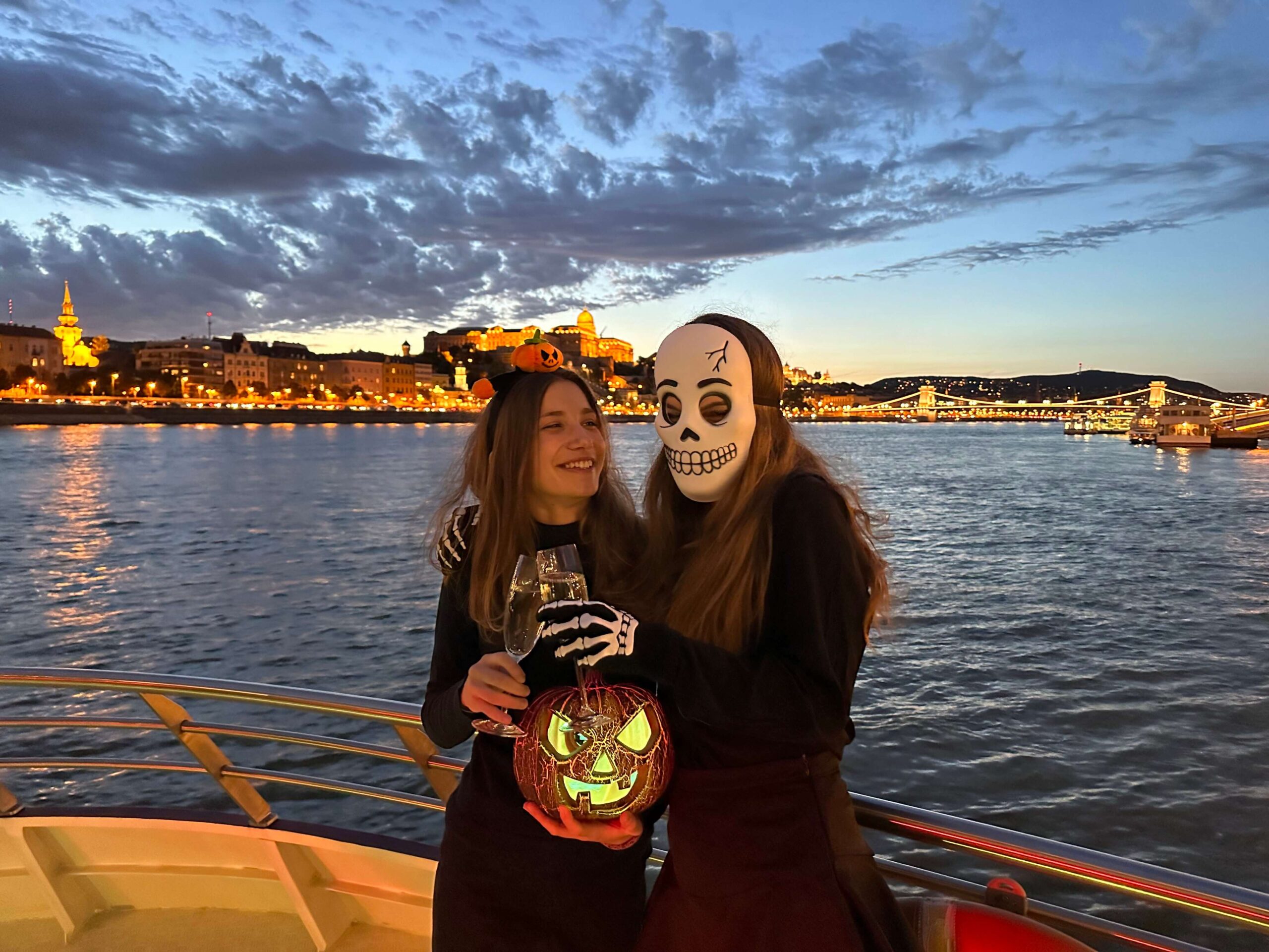Halloween cruise Budapest