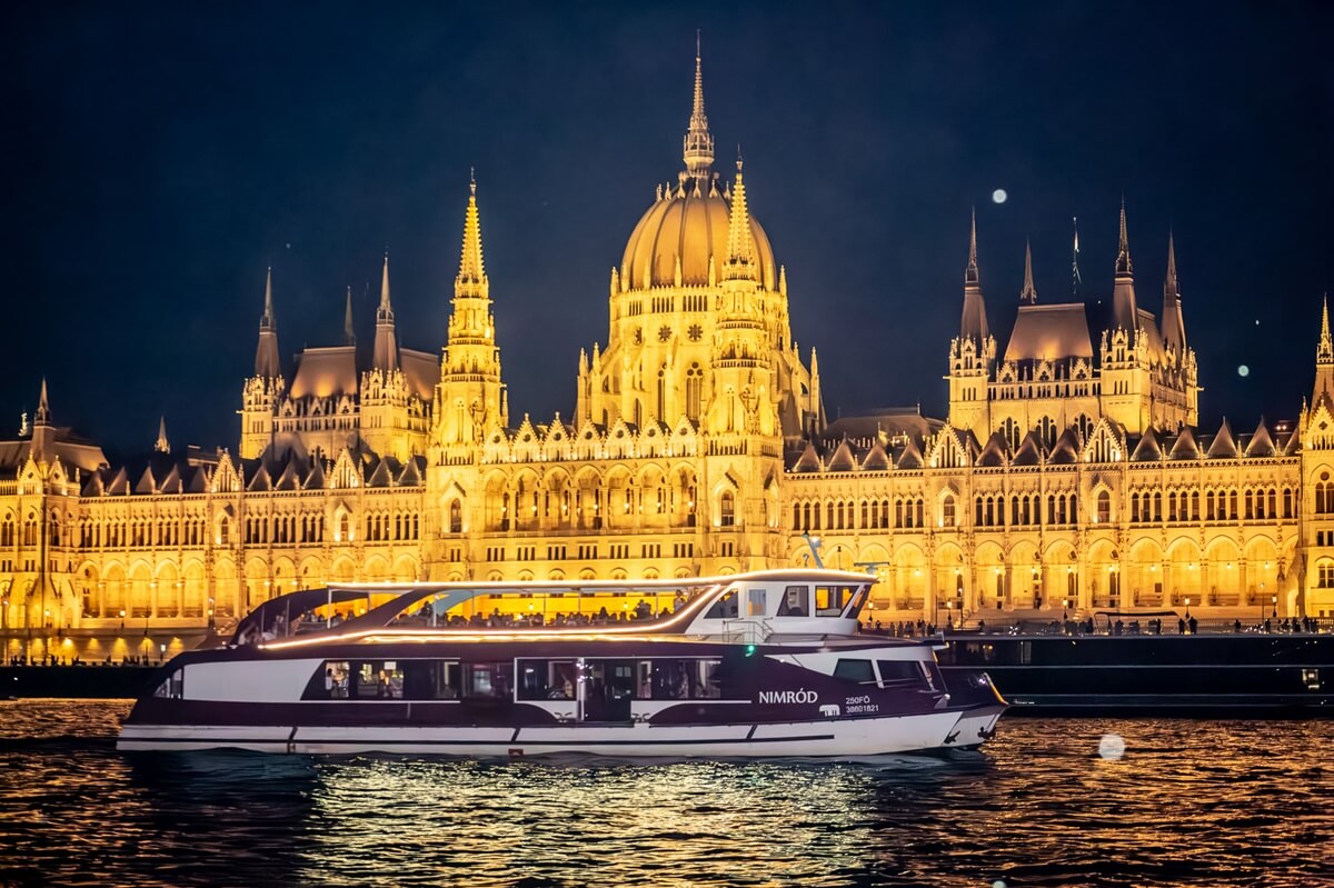 Budapest night cruises