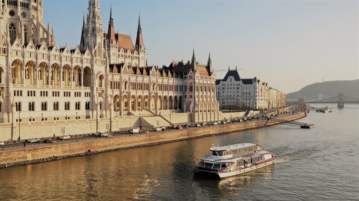 Cruise Budapest