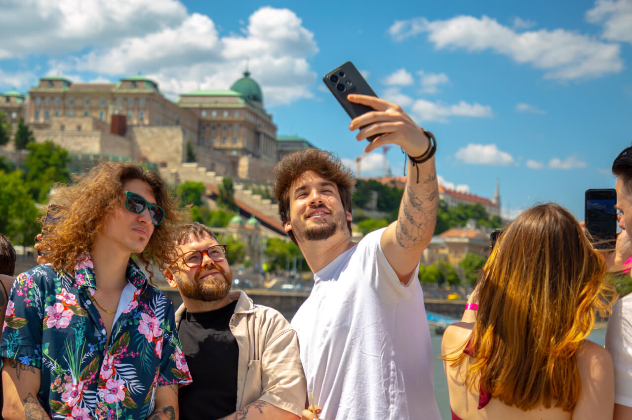 sightseeing cruise with drink (1)